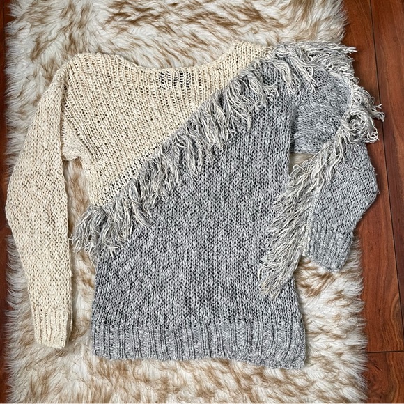 Karen Kane linen blend asymmetric fringe trim sweater - Picture 3 of 6
